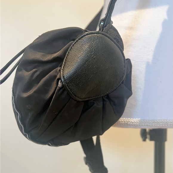 Lululemon Pedal Pusher Bag - Picture 7 of 16